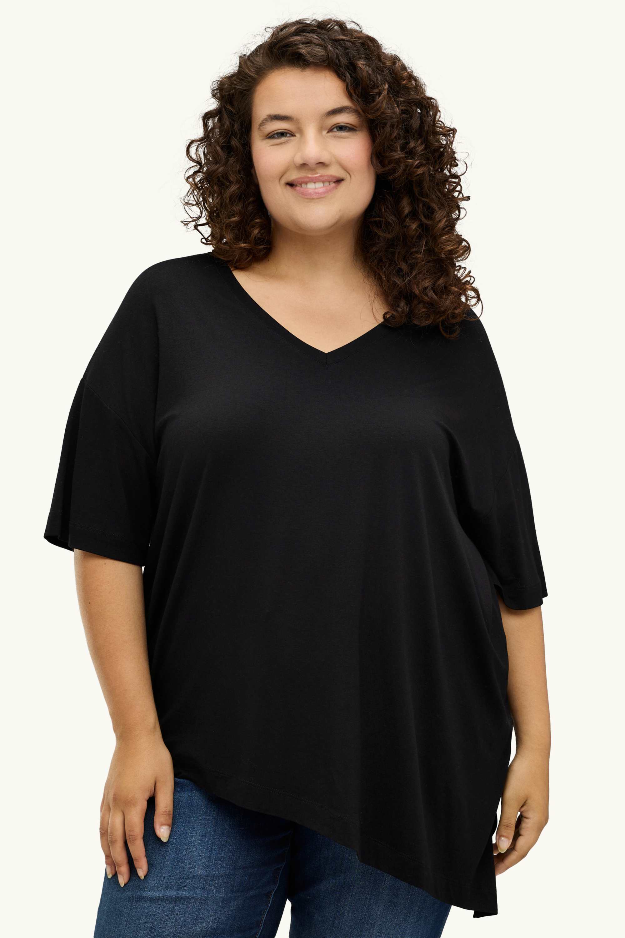 V-neck T-shirt - relaxed fit black
