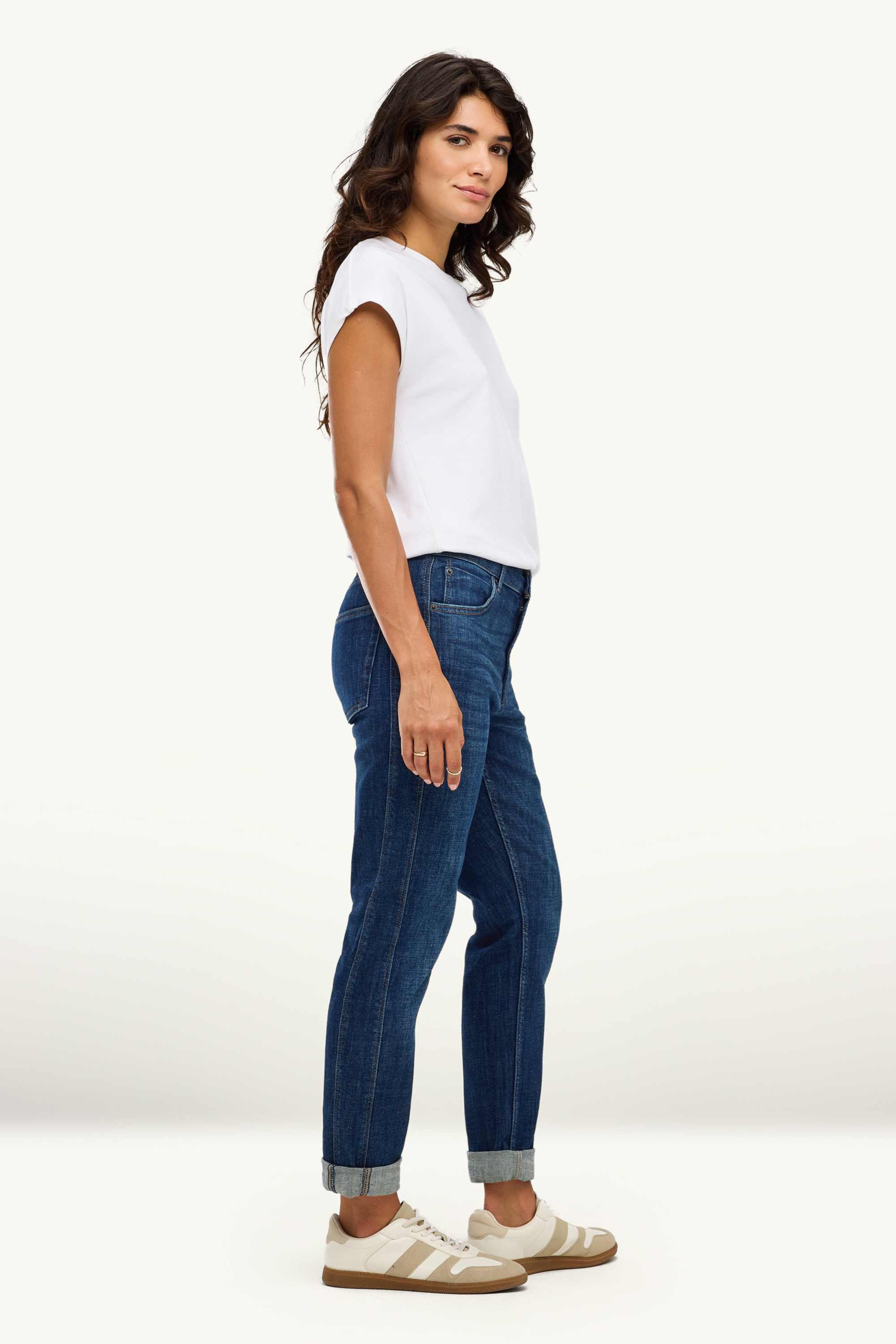 Boyfriend jeans - mid-rise waist blue denim