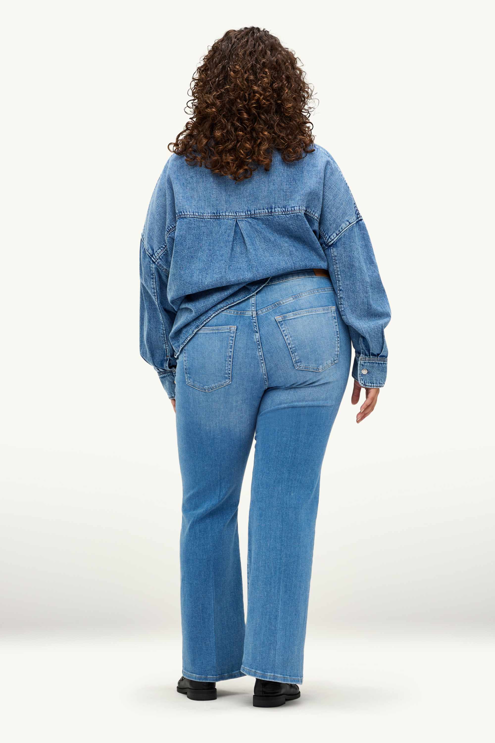 Flared jeans - mid-rise waist - LYCRA® blue denim