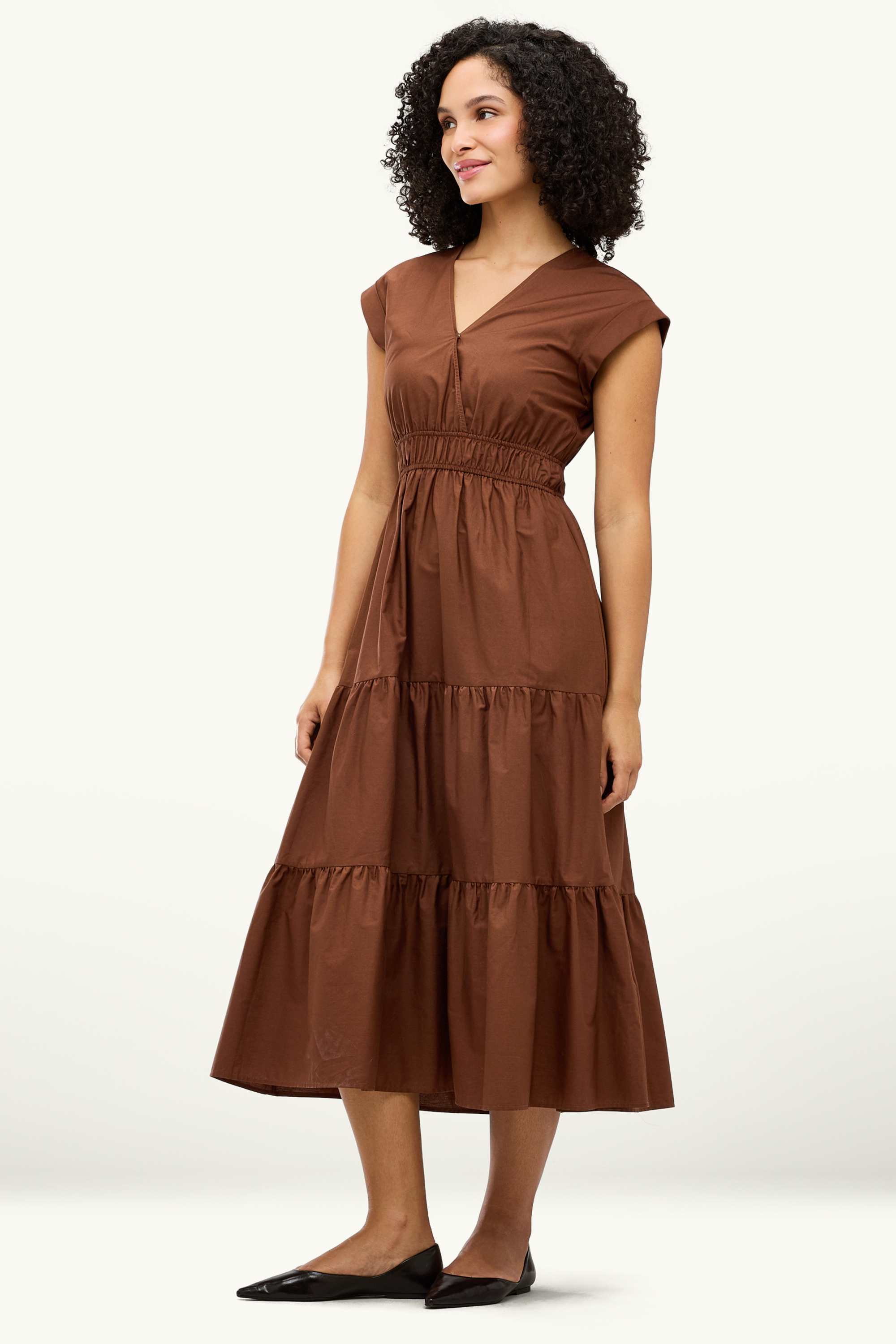 Fit & flare V-neck dress brown