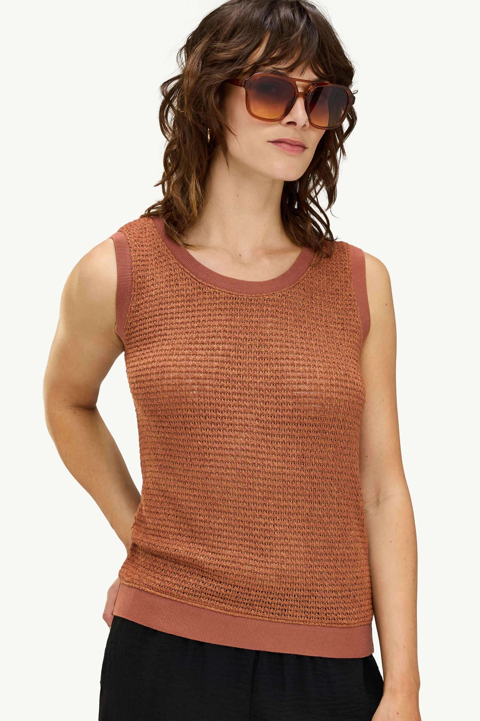 Knitted top brown