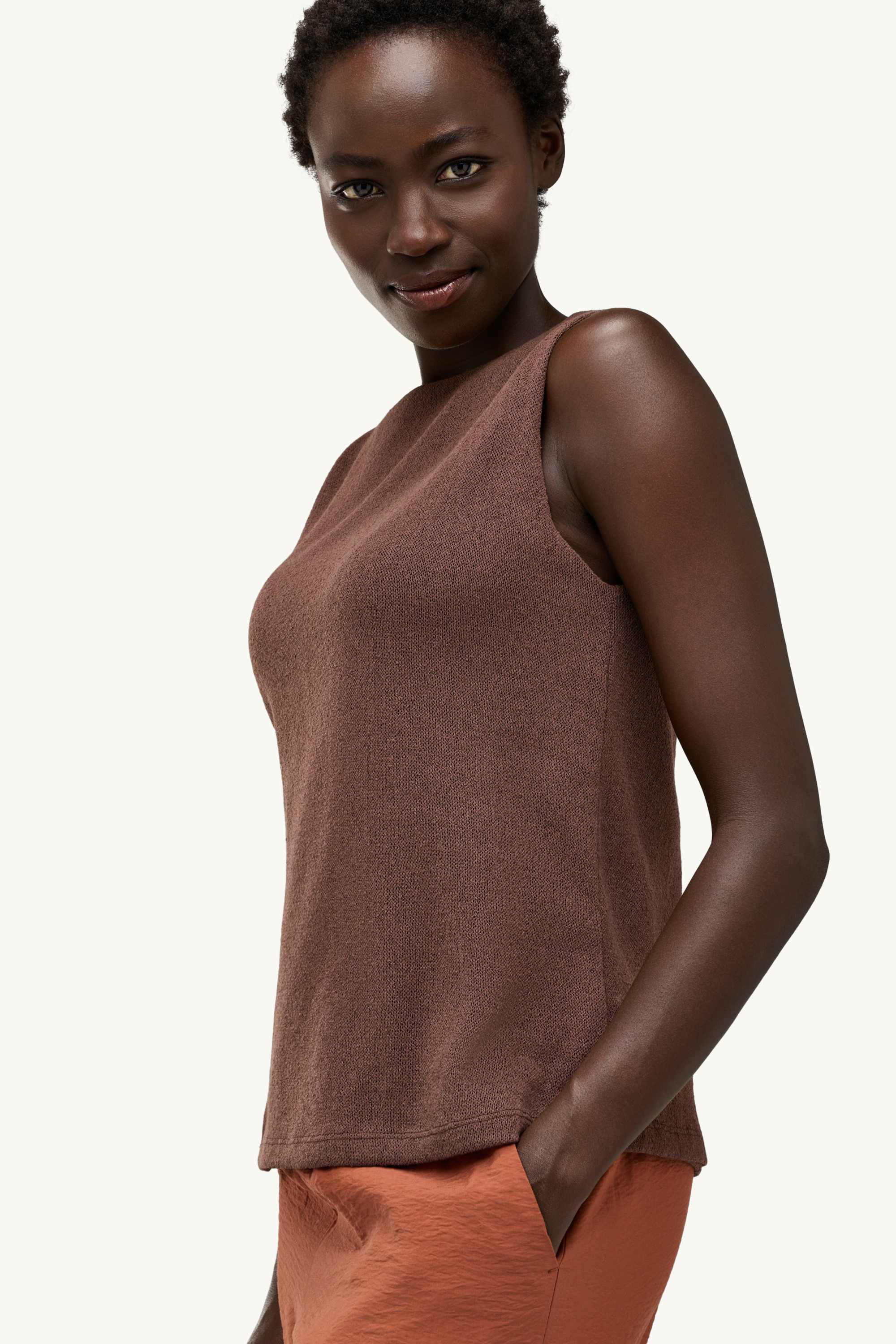 Knitted top dark brown