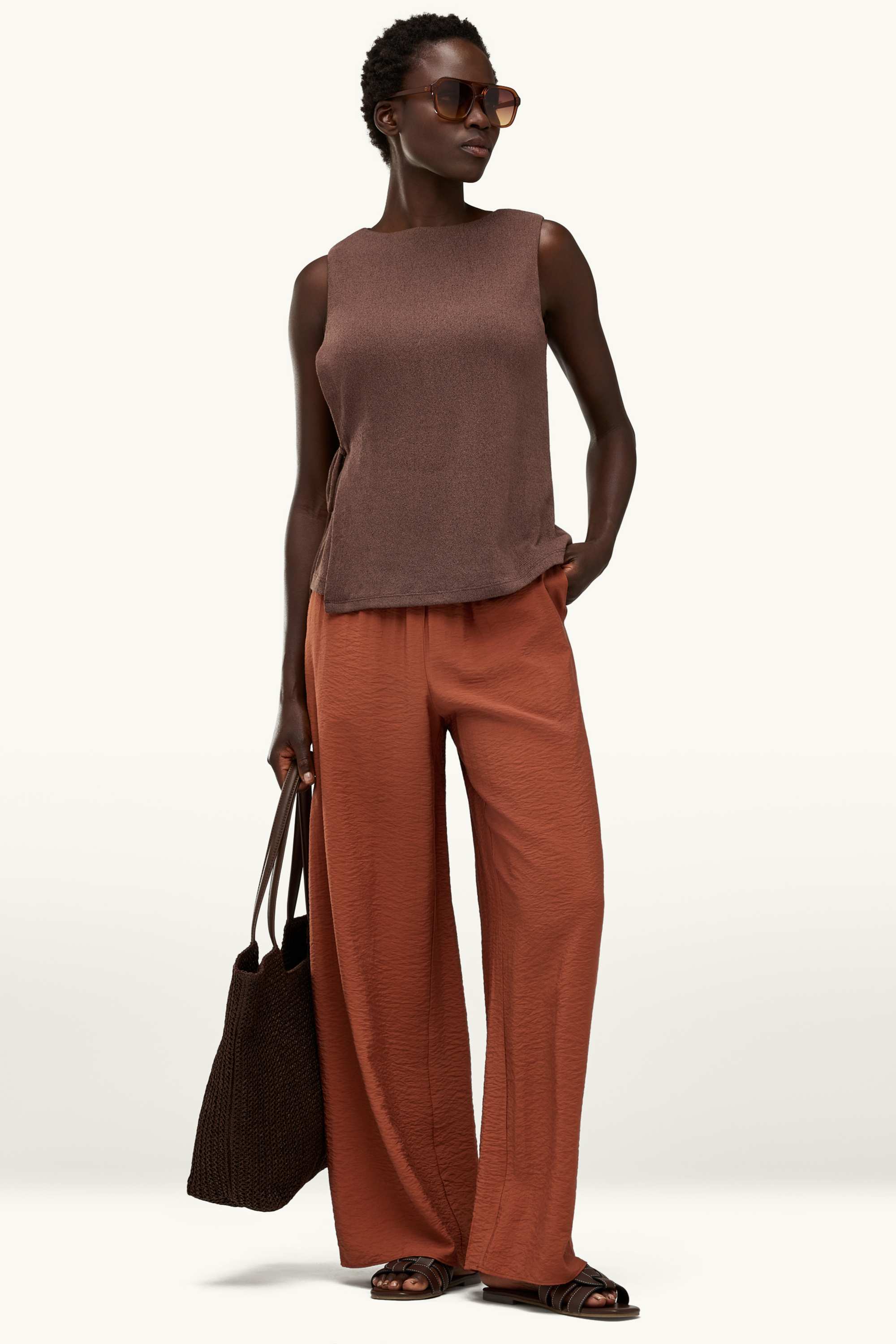 Knitted top dark brown
