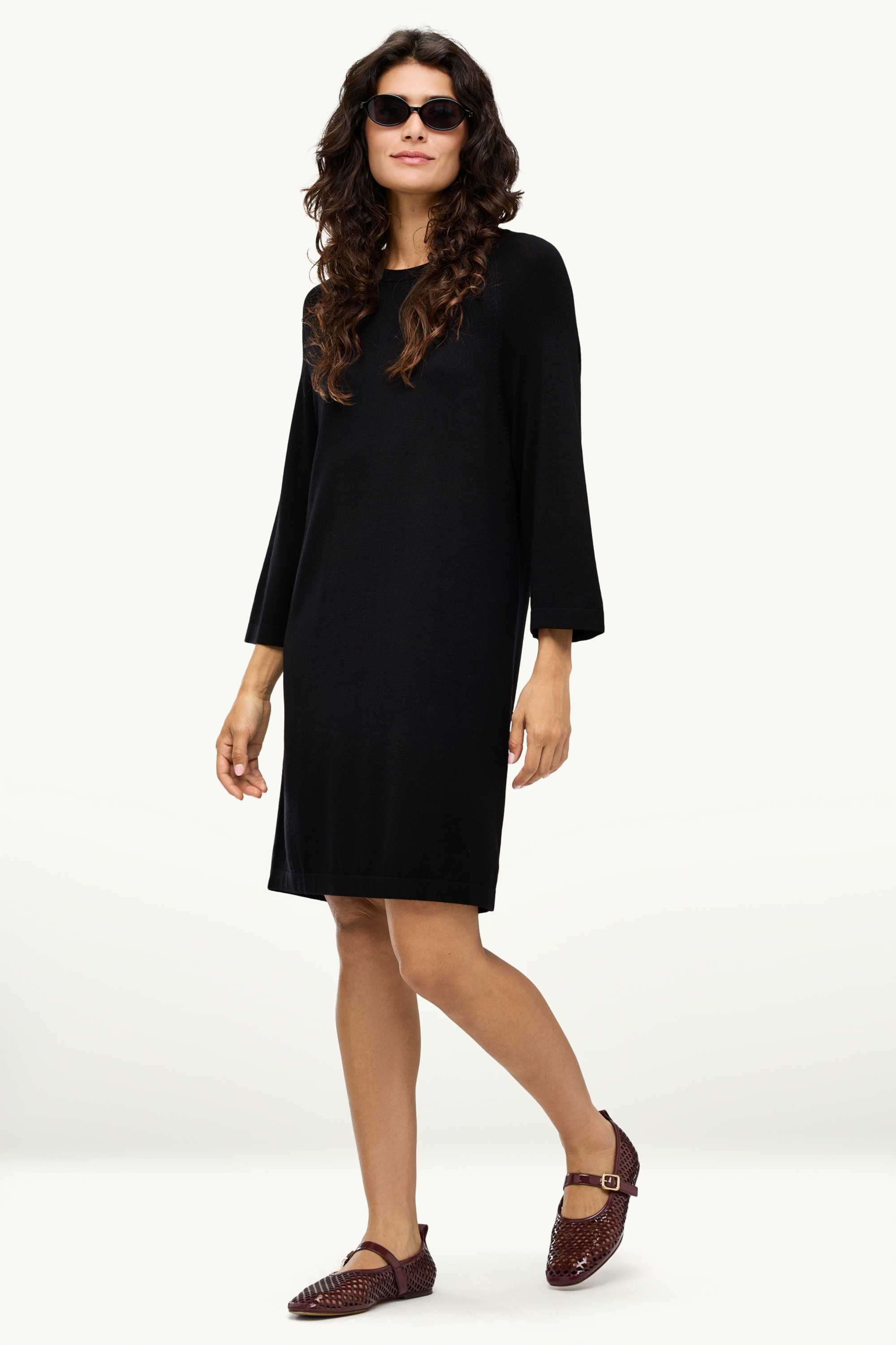 Knitted dress - straight fit black