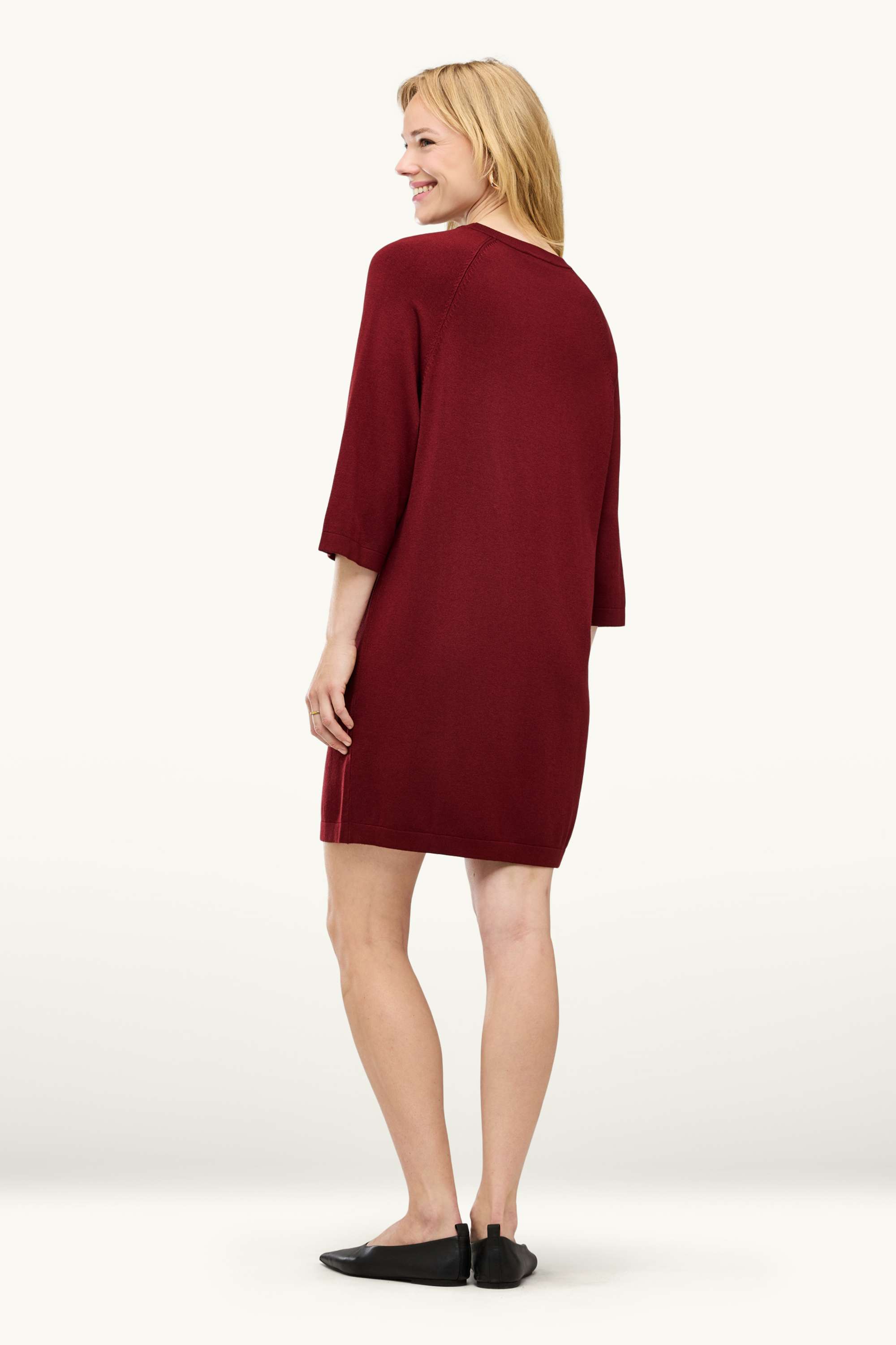 Knitted dress - straight fit red