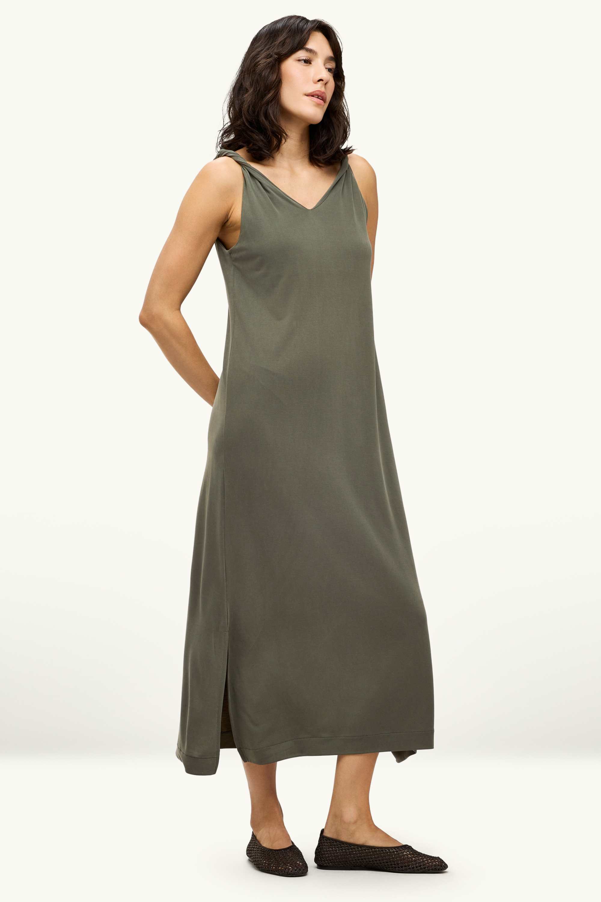 V-neck dress - straight fit khaki