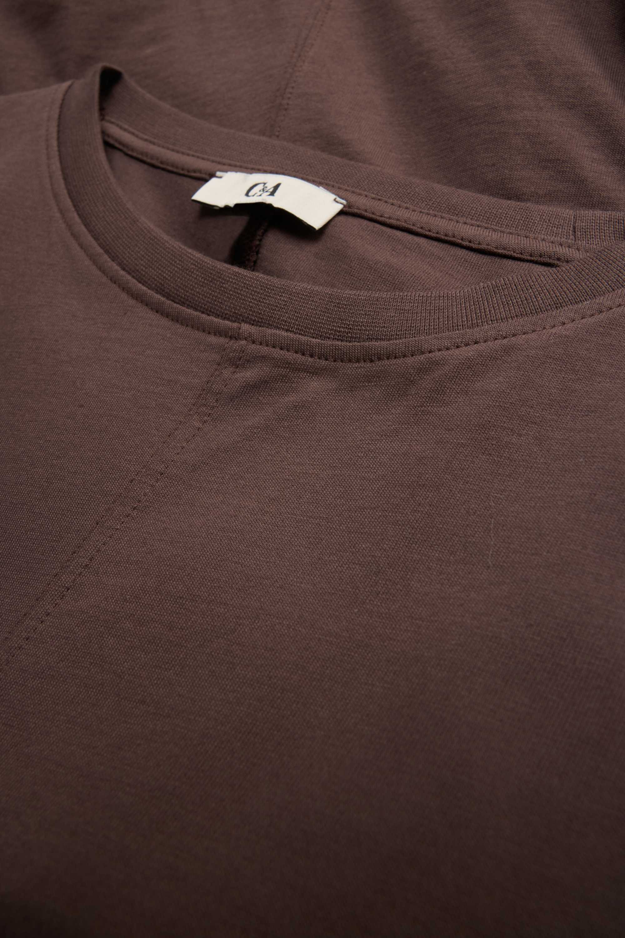 T-shirt - slim fit brown