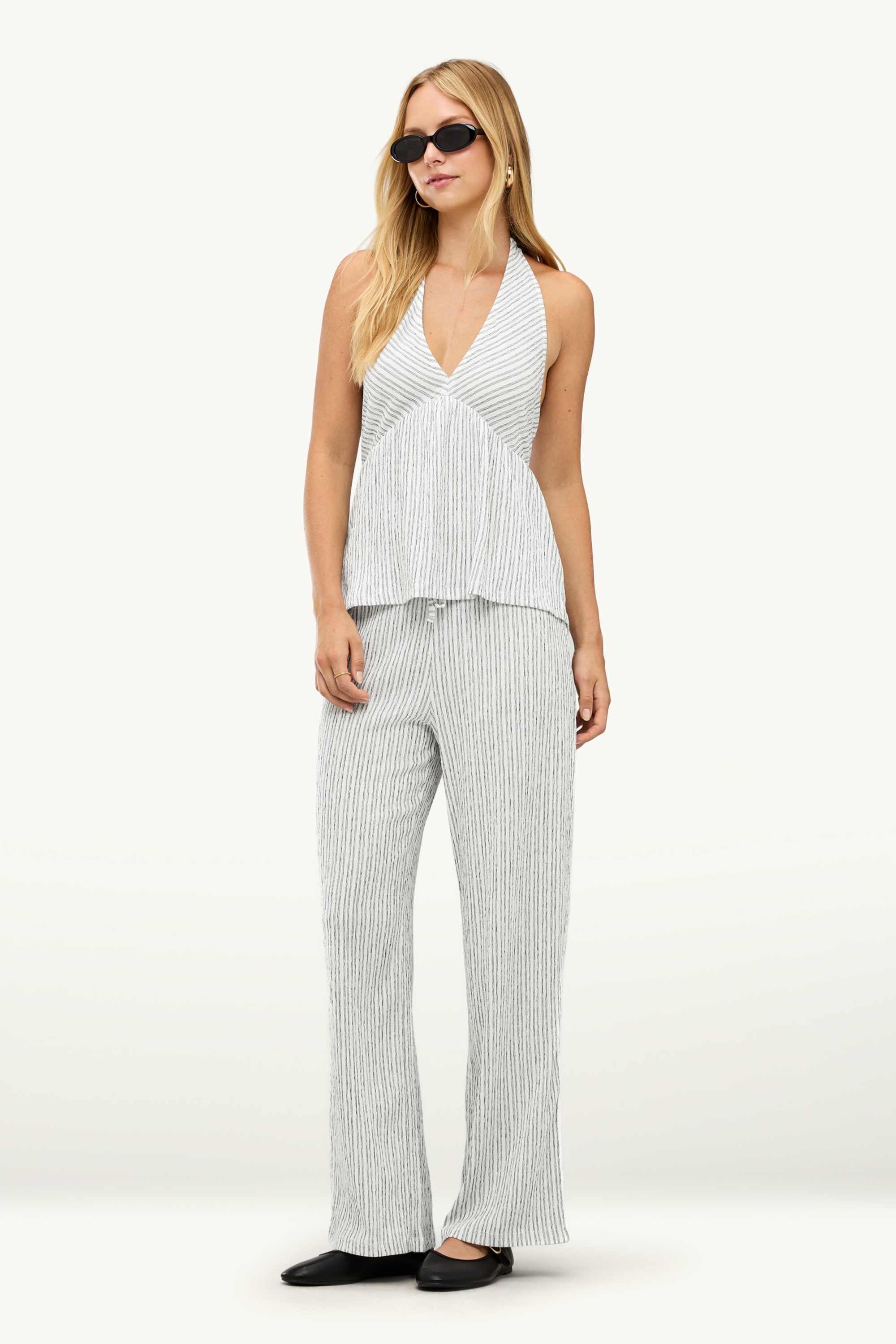 Cloth trousers - mid-rise waist - wide leg - striped white / black