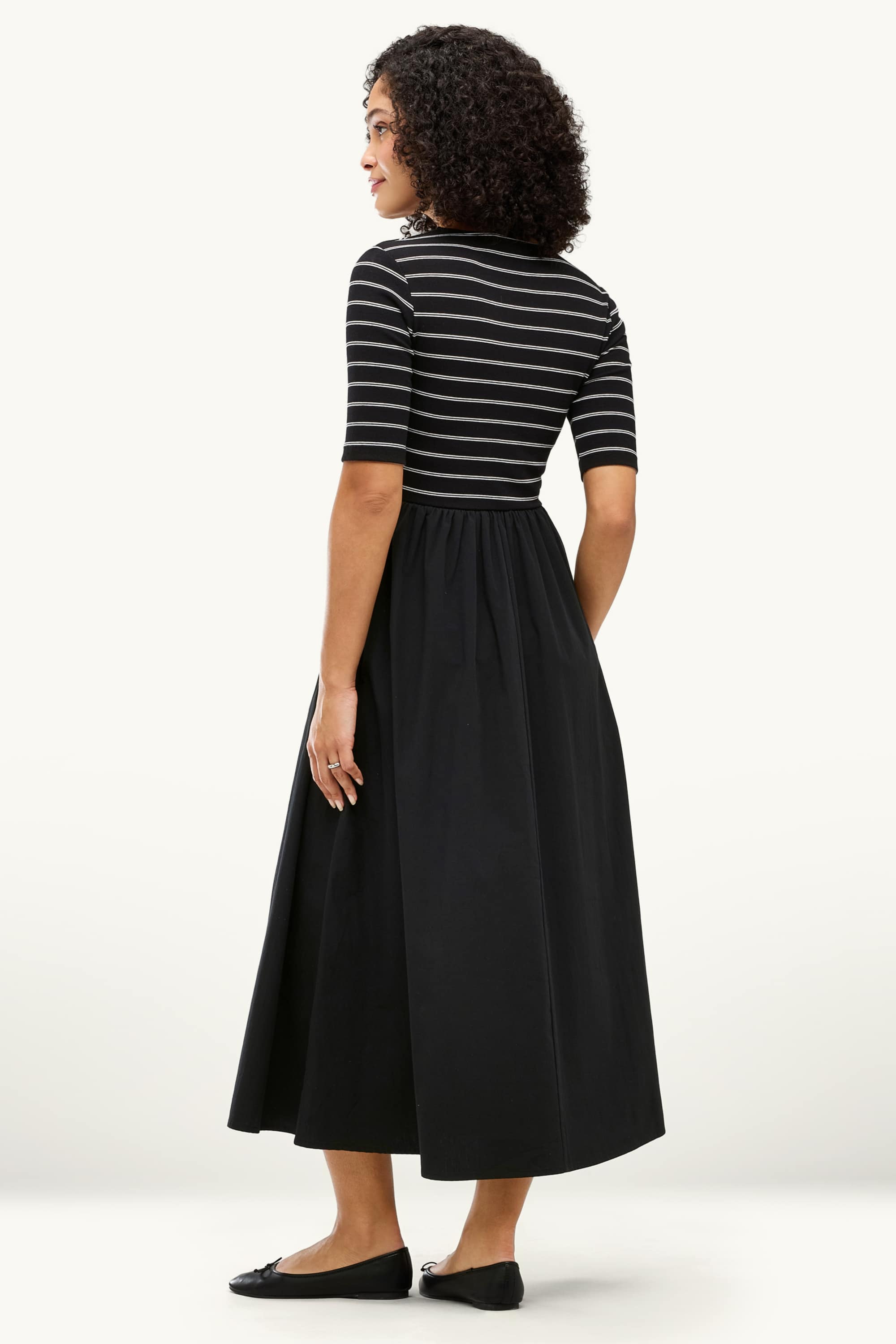 Fit & flare dress black / white