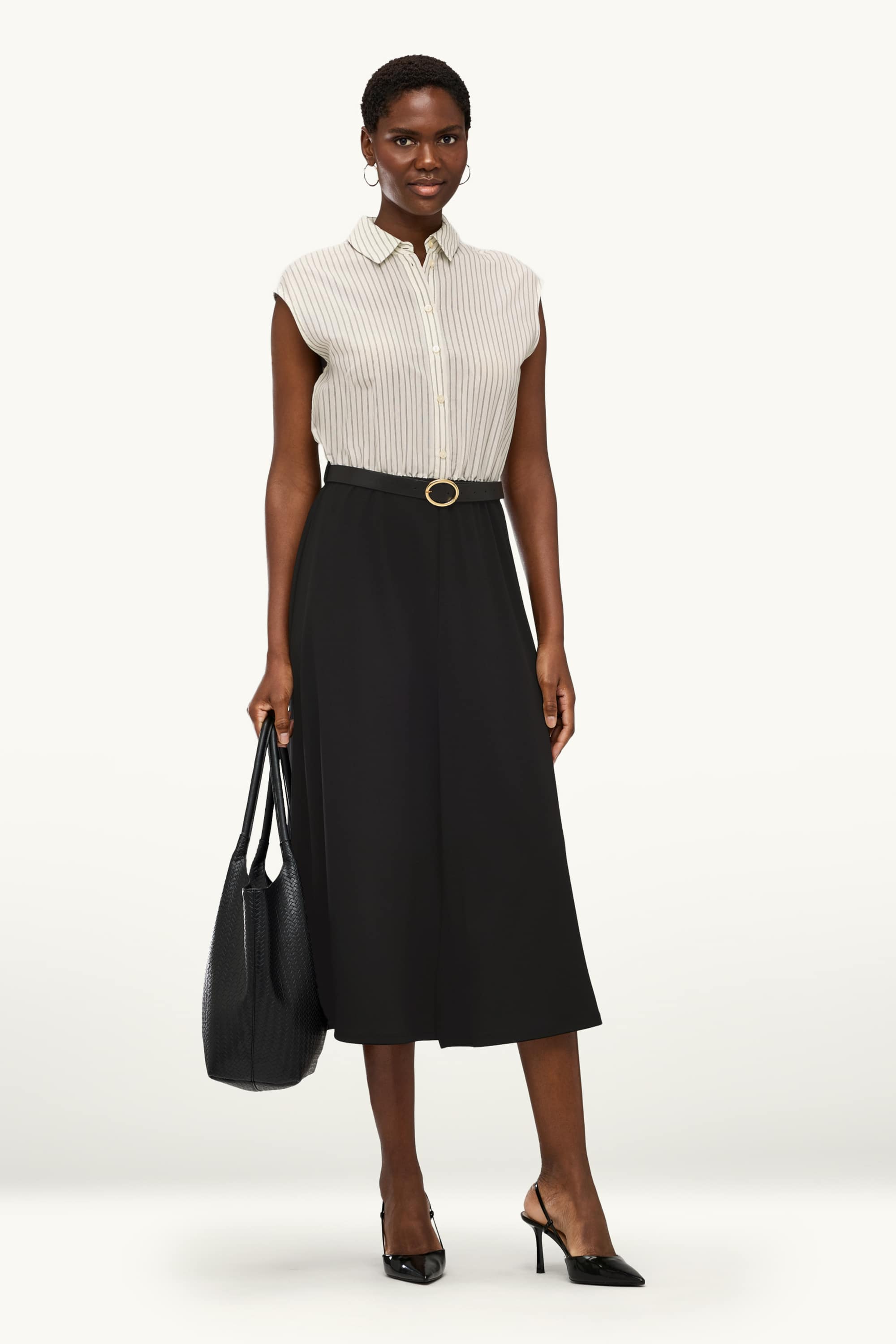 Fit & flare dress with belt white / black