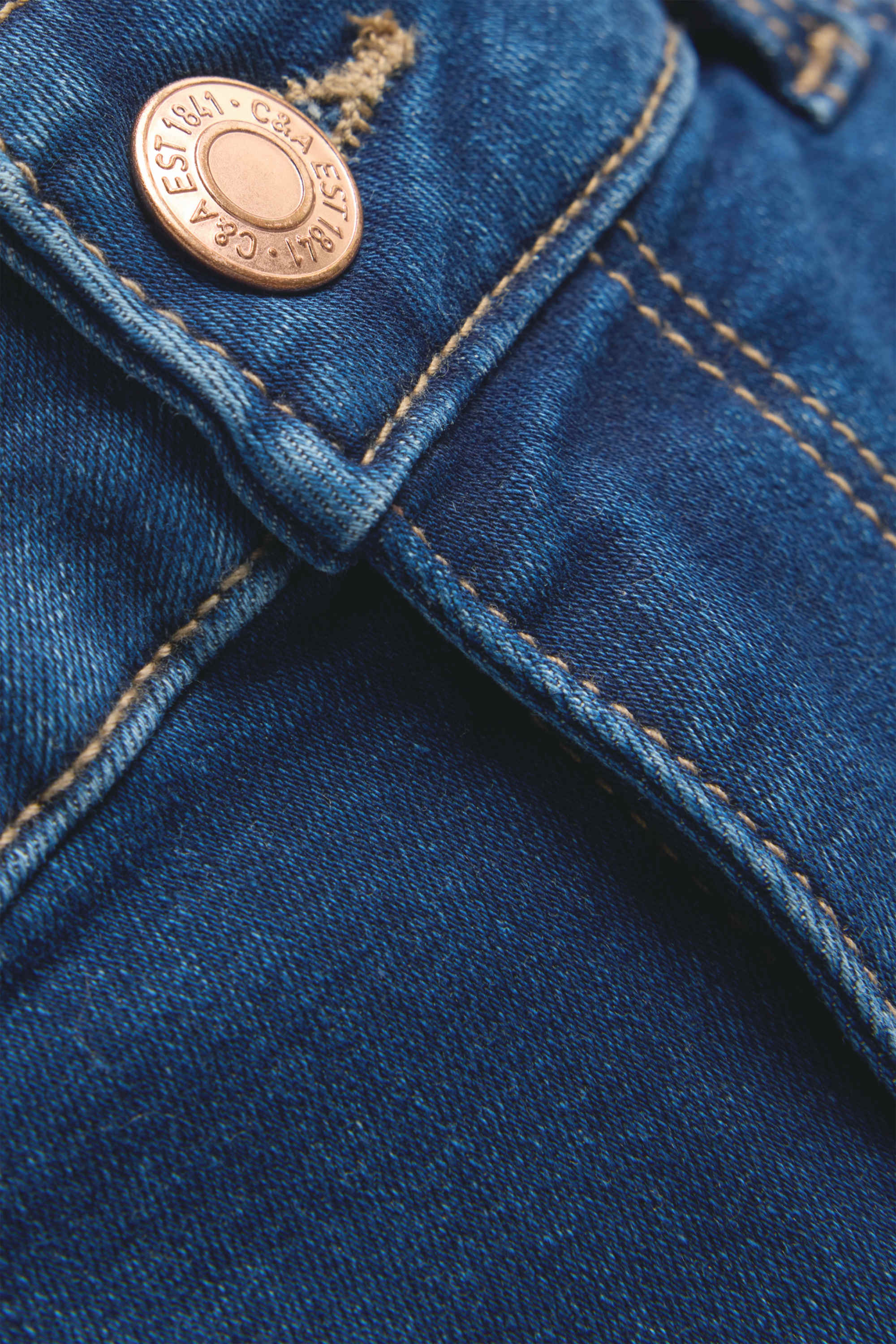 Denim shorts - mid-rise waist blue denim