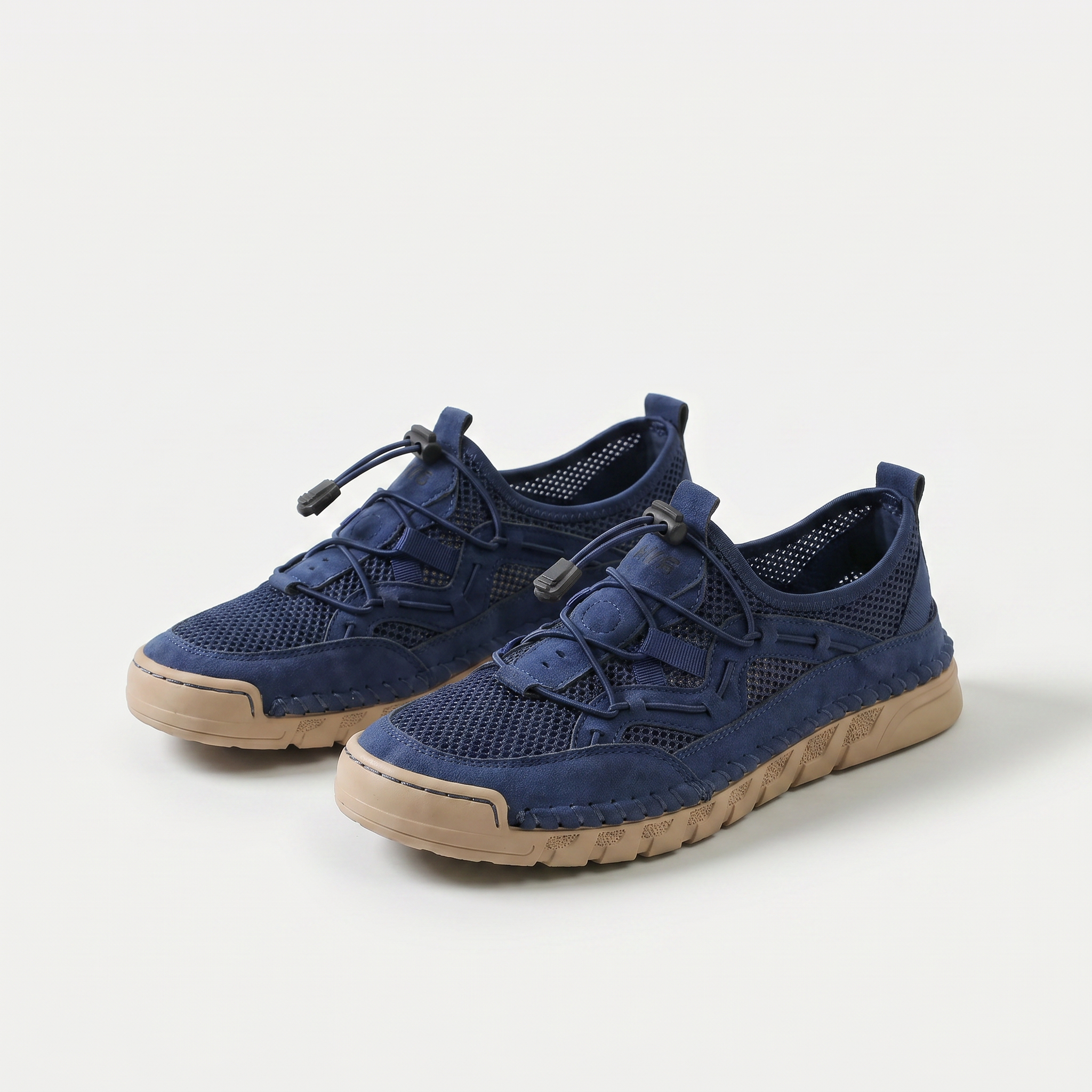 Elara – Der atmungsaktive Komfortschuh – Ein klarer Alltagslook