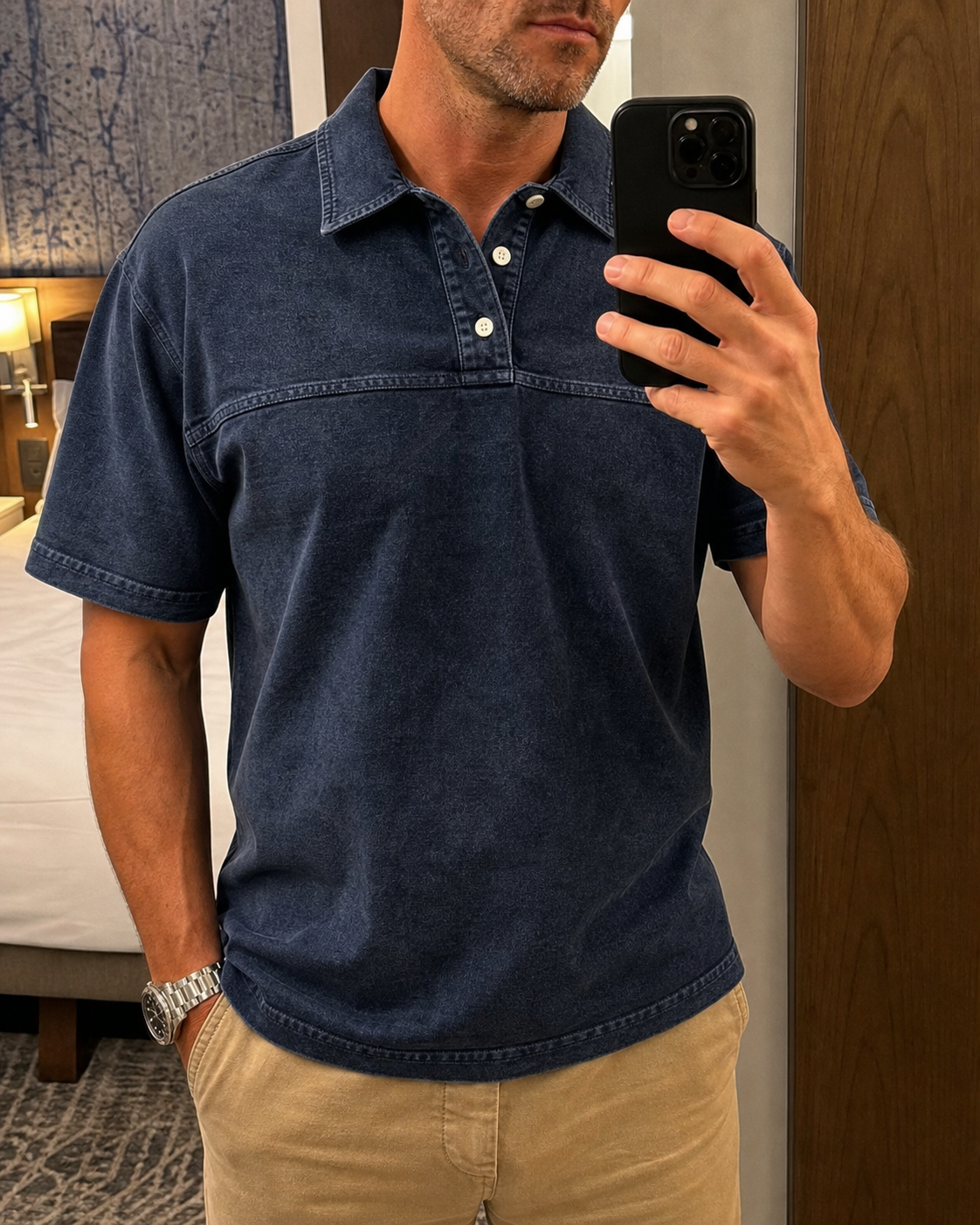 Hotelmorgen mit dem Herren-Sommer-Set in Dunkelblau