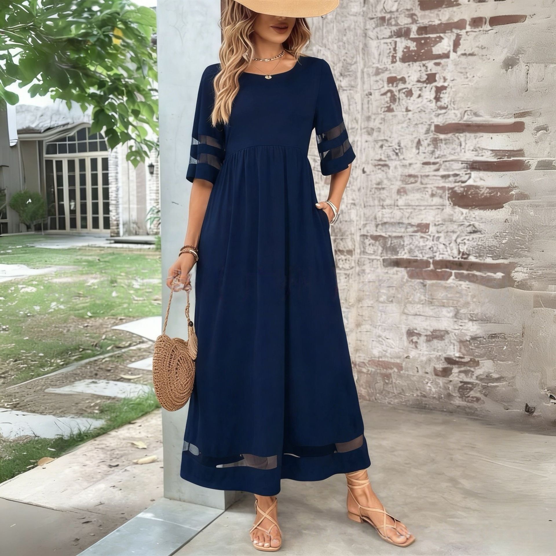 Fünfärmeliges Kleid aus Mesh mit Rundhalsausschnitt, Patchwork-Taschen
