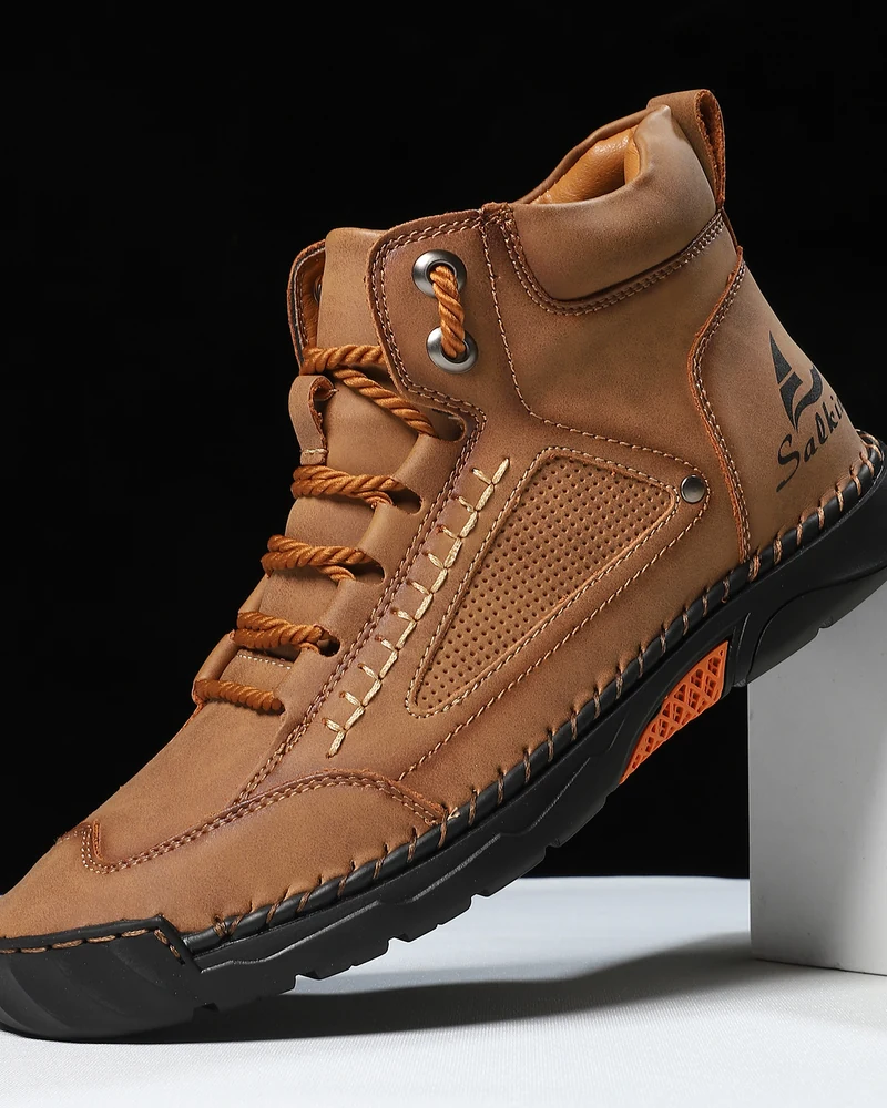 Herren-Freizeitstiefel als Teil eines lässigen Outfits