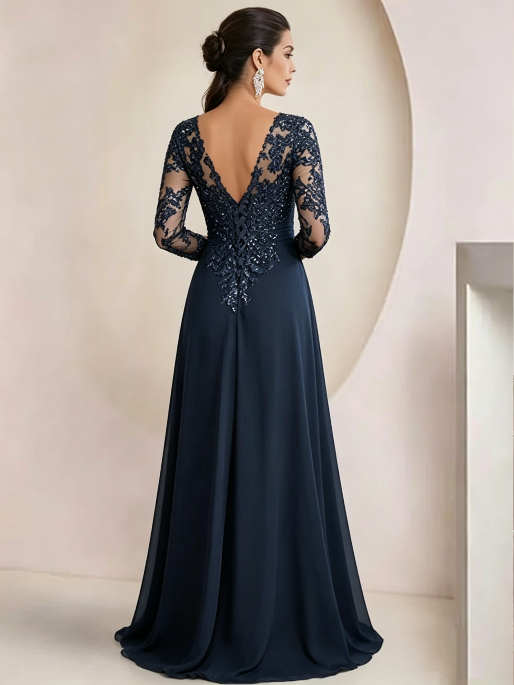 Sheath/Column Scoop Neck Floor-Length Mother of the Bride Dresses with Lace Appliques