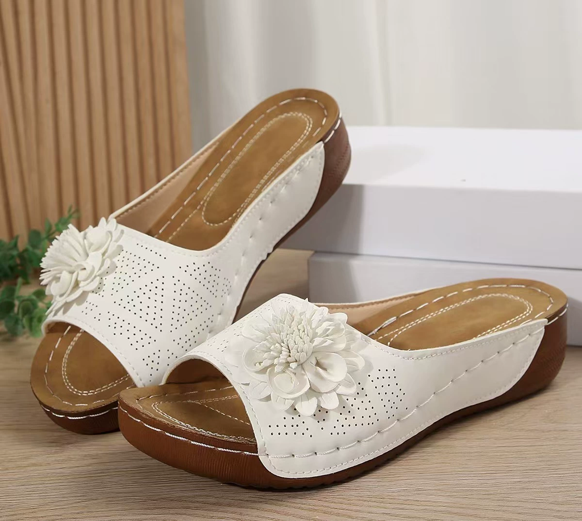 🔥Women's Arch Support Wedge Sandals with Flowers - Free shipping for two pairs