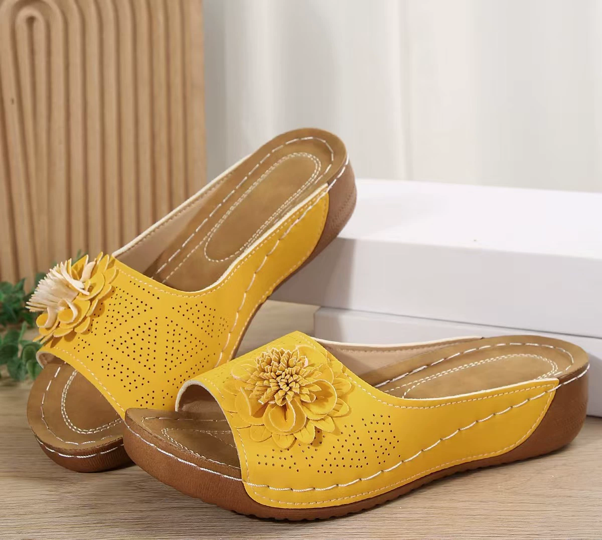 🔥Women's Arch Support Wedge Sandals with Flowers - Free shipping for two pairs