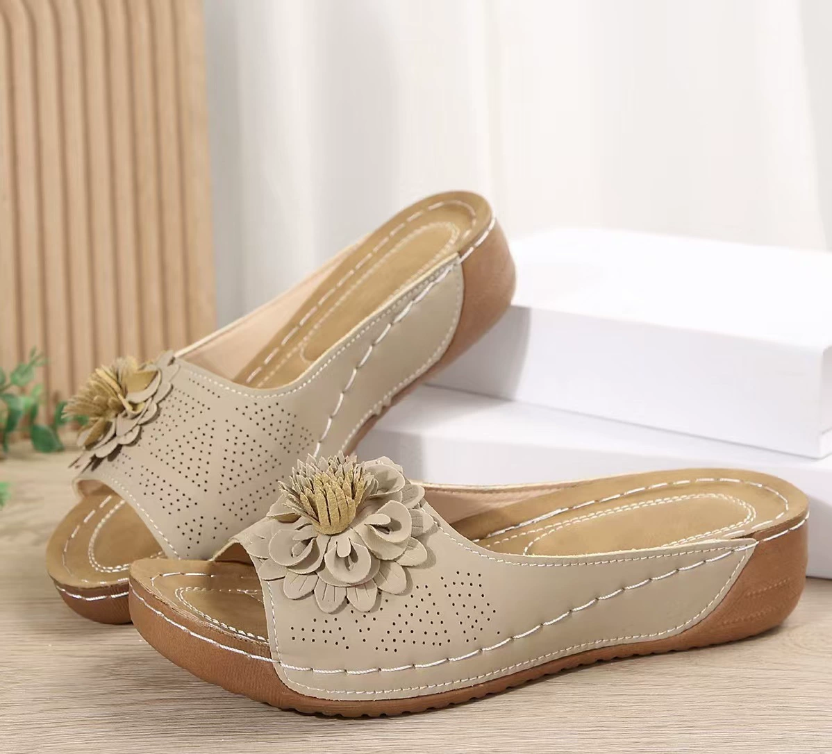 🔥Women's Arch Support Wedge Sandals with Flowers - Free shipping for two pairs