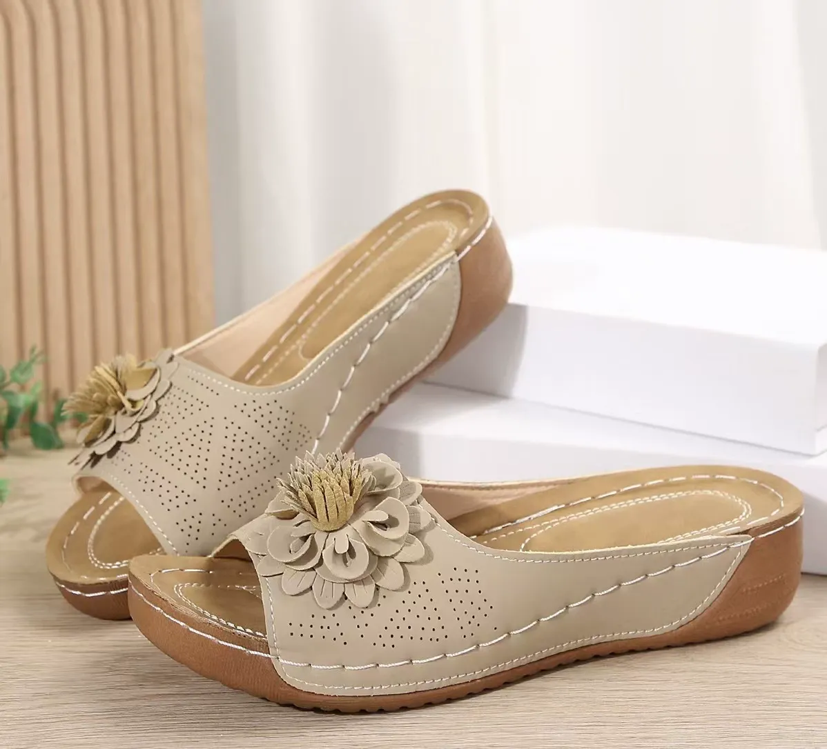 🔥Women's Arch Support Wedge Sandals with Flowers - Free shipping for two pairs