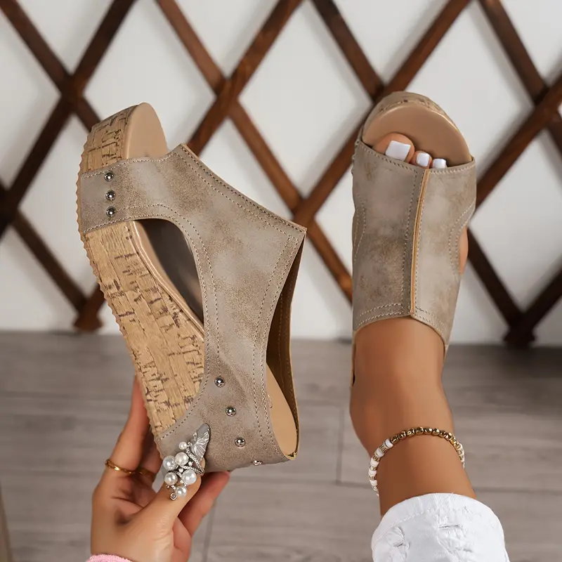 🔥Last Day Promotion 50% OFF - Women's Studded Embellished Thick Leather Orthopaedic Sandals
