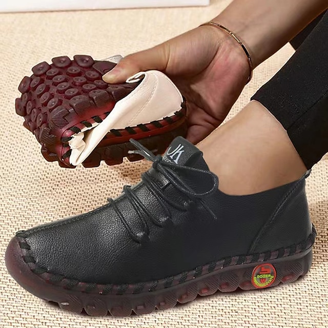 Versatile White Women's Moccasins Casual Shoes - Lightweight Leather with Flexible Sole, Ideal for Comfortable Everyday Wear