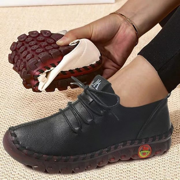 Versatile White Women's Moccasins Casual Shoes - Lightweight Leather with Flexible Sole, Ideal for Comfortable Everyday Wear