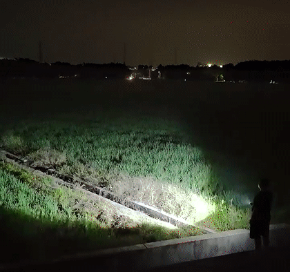 翻译件-HFH-多功能爆亮手电筒-1008978-系统_07.gif