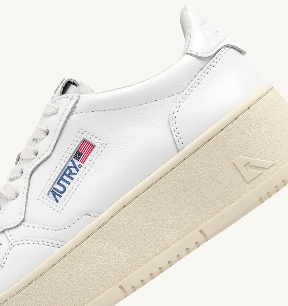 MEDALIST PLATFORM IN WHITE LEATHER