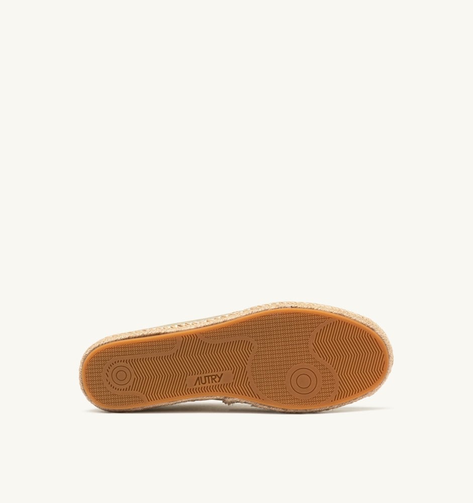 SANDY IN GOLD CANVAS