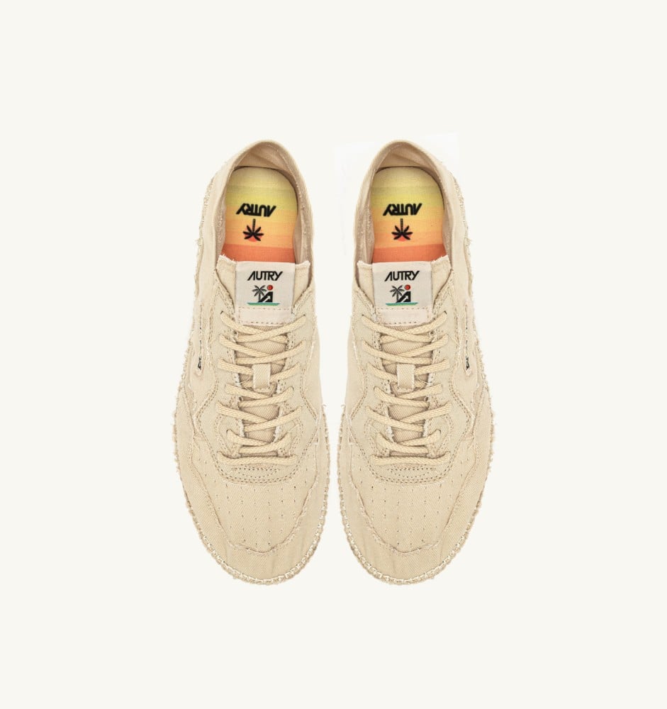 SANDY IN IVORY CANVAS