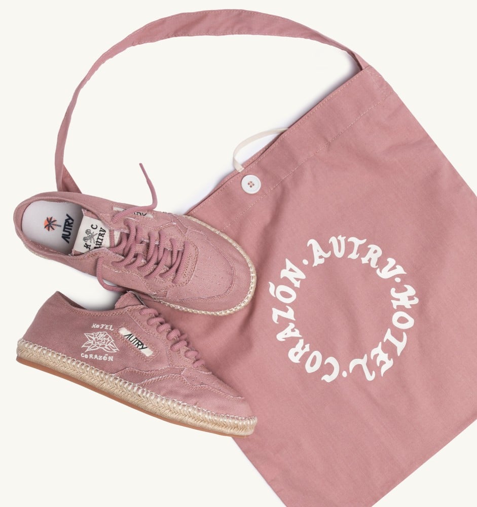 'HOTEL CORAZÓN' SANDY IN ASH ROSE CANVAS