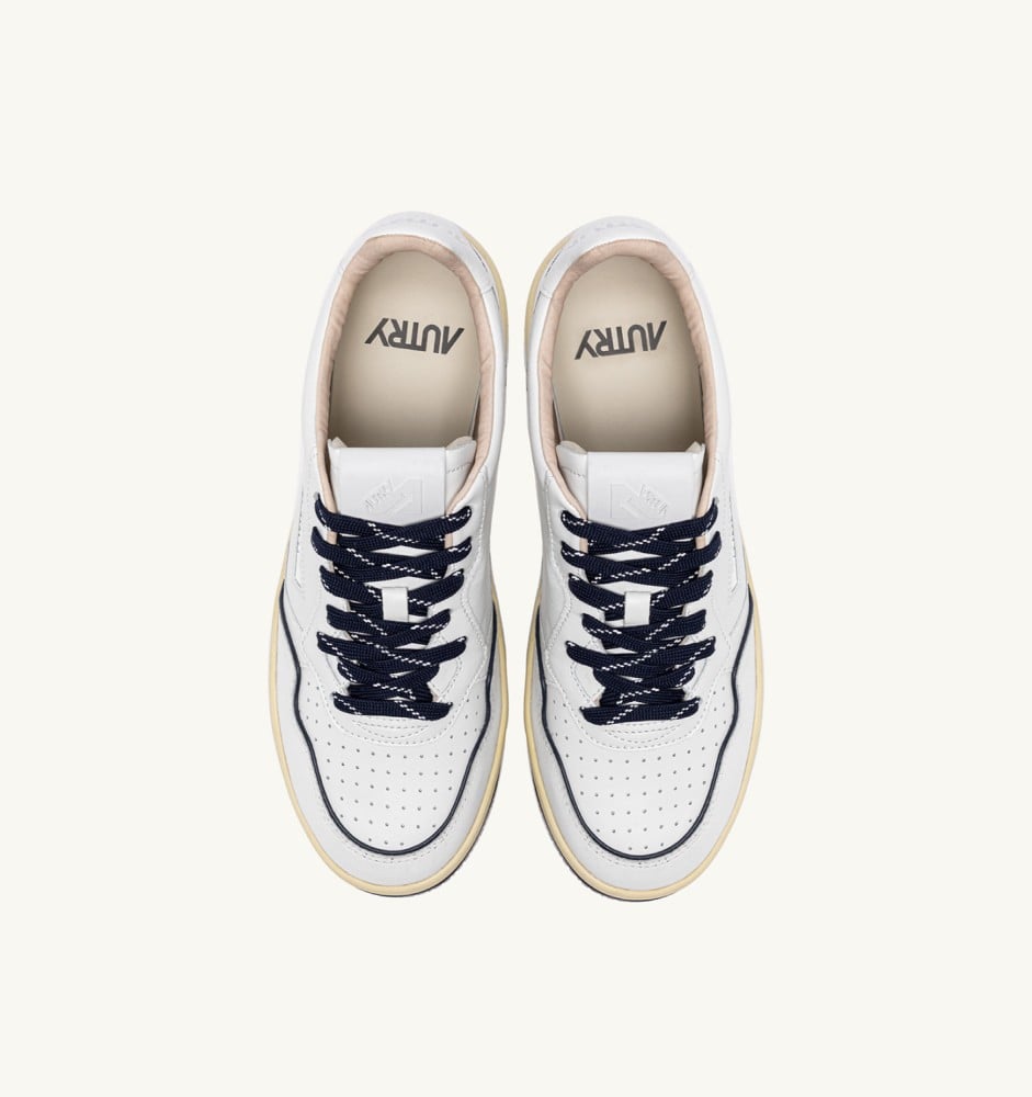 GOLF LOW IN WHITE AND NAVY LEATHER