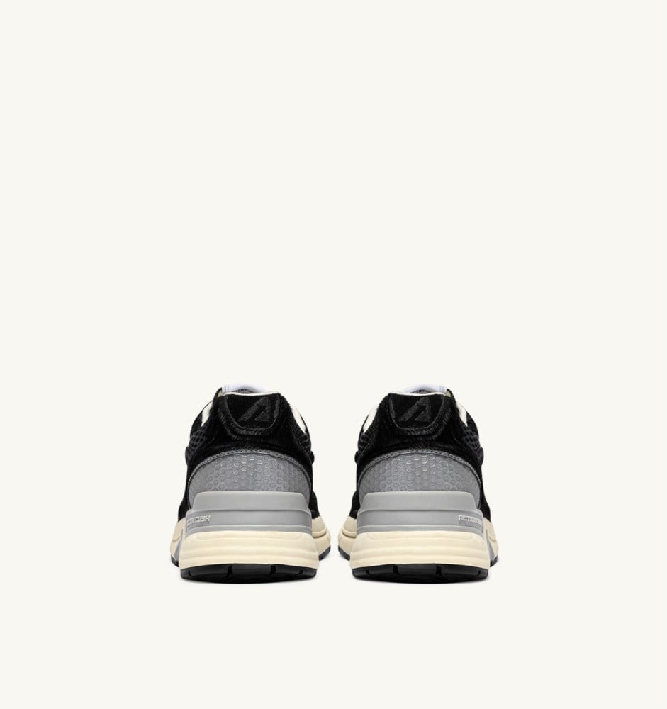 HYPERWAY IN BLACK PONY HAIR EFFECT AND SUEDE