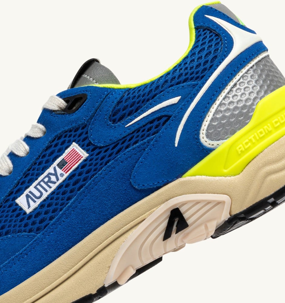 HYPERWAY IN PRINCESS BLUE AND VANILLA ICE MESH AND SUEDE