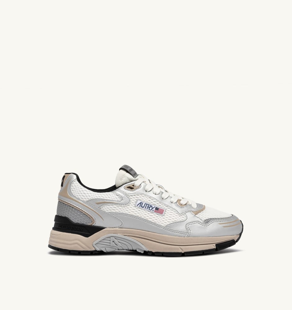 HYPERWAY IN SILVER, WHITE AND IRISH CREAM SYNTHETIC LEATHER AND MESH