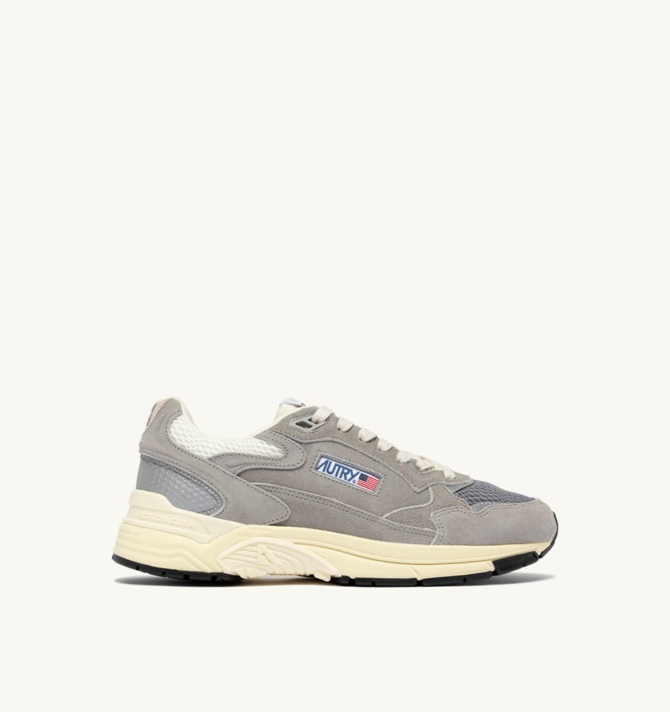 HYPERWAY IN MARSHMALLOW AND LEAD SUEDE AND MESH