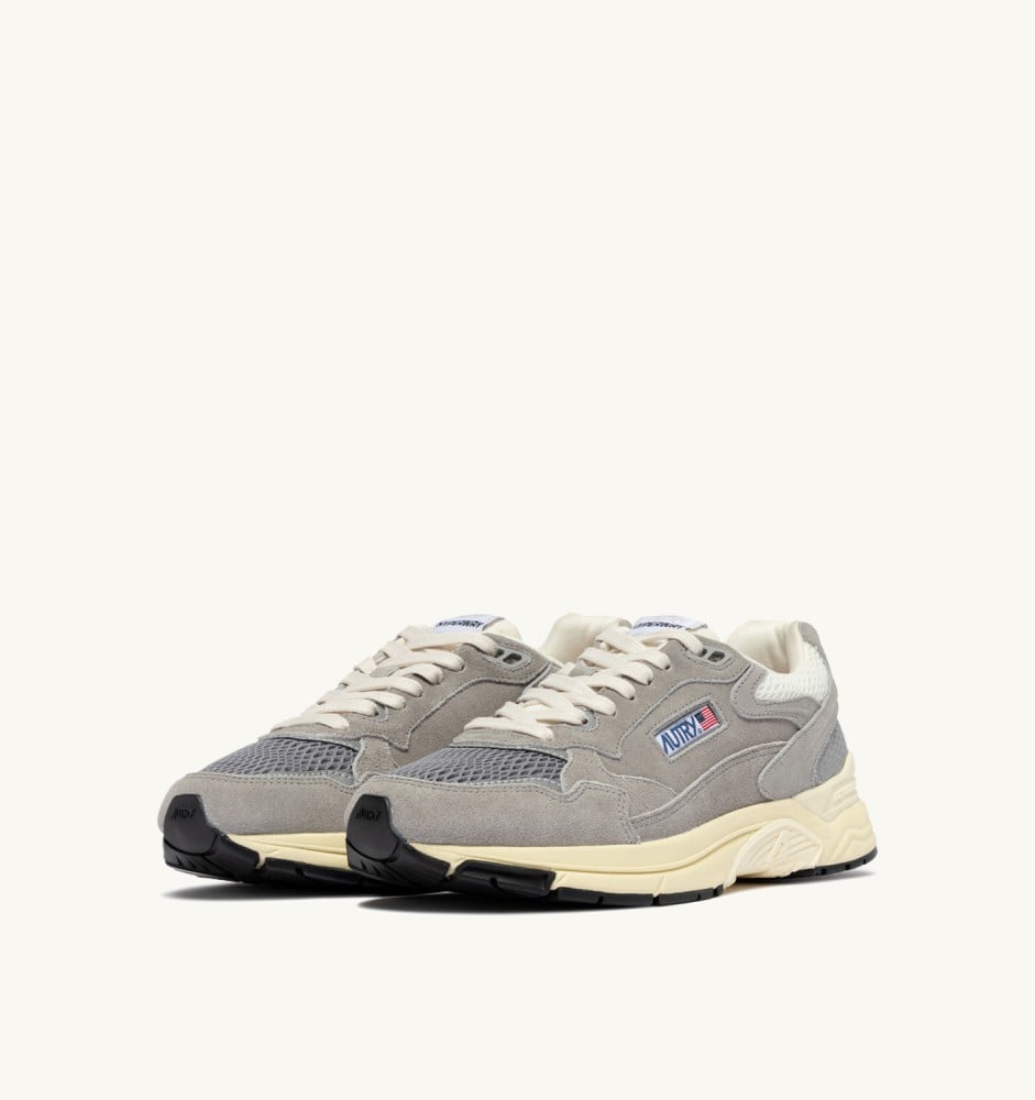HYPERWAY IN MARSHMALLOW AND LEAD SUEDE AND MESH