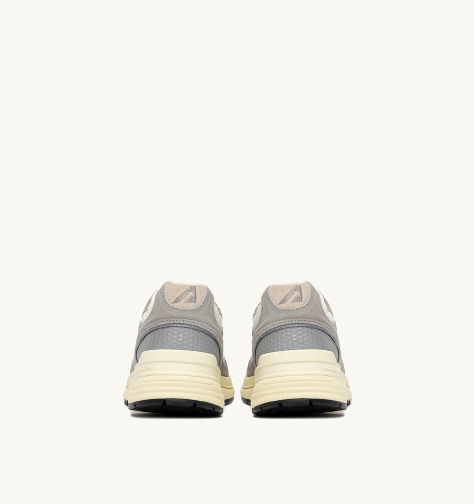 HYPERWAY IN MARSHMALLOW AND LEAD SUEDE AND MESH