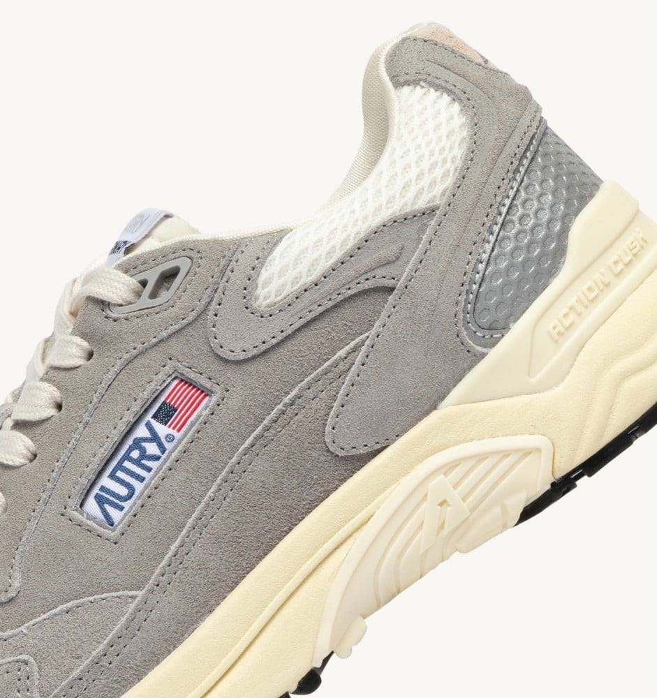 HYPERWAY IN MARSHMALLOW AND LEAD SUEDE AND MESH