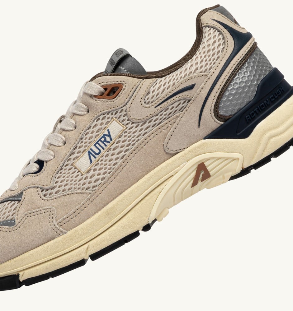 HYPERWAY IN SAND AND SPA BLUE SUEDE AND MESH
