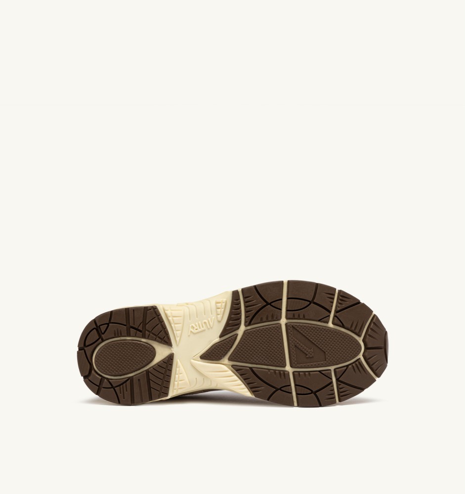 HYPERWAY IN SAND, MARSHMALLOW AND LEOPARD SUEDE AND MESH