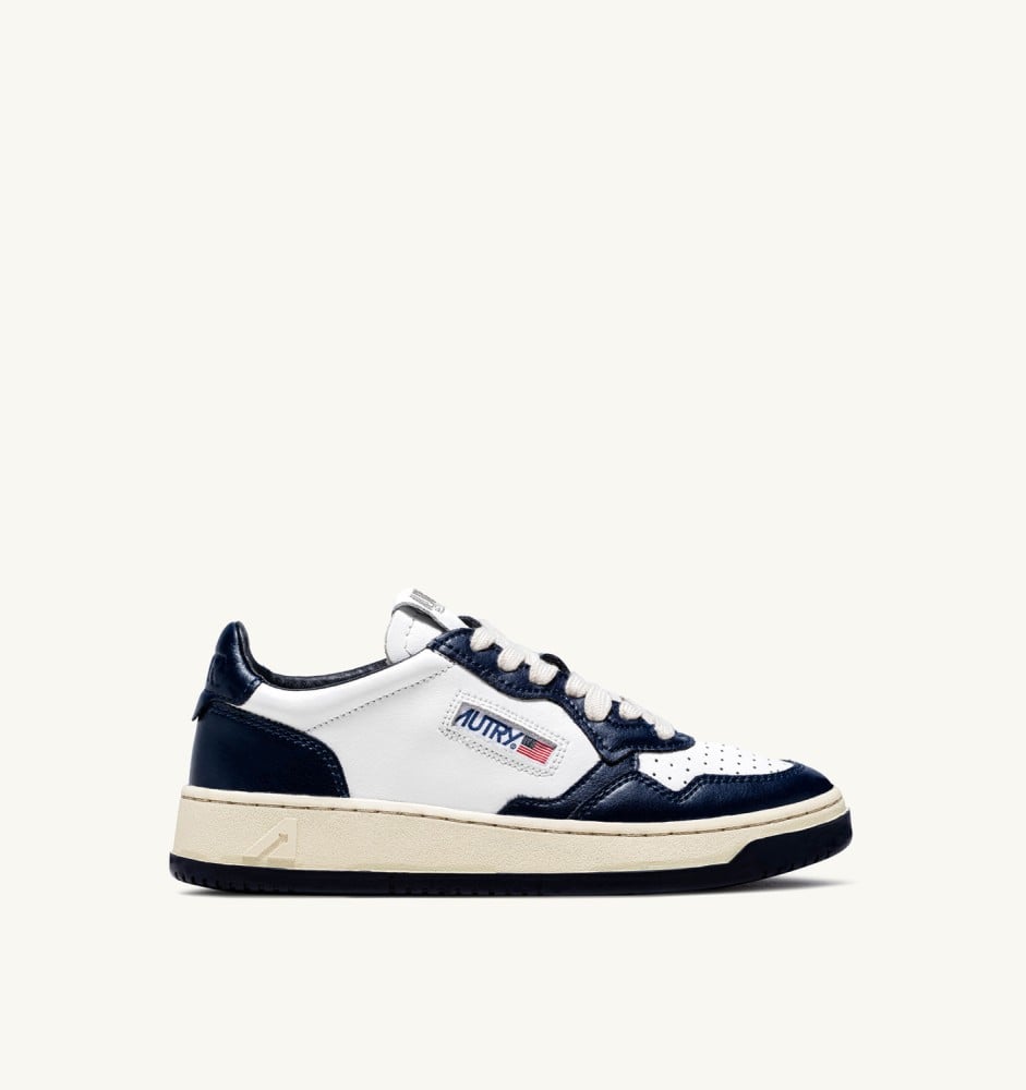 MEDALIST LOW BICOLOR IN WHITE AND BLUE LEATHER