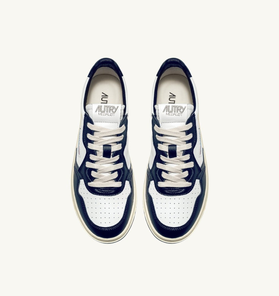 MEDALIST LOW BICOLOR IN WHITE AND BLUE LEATHER