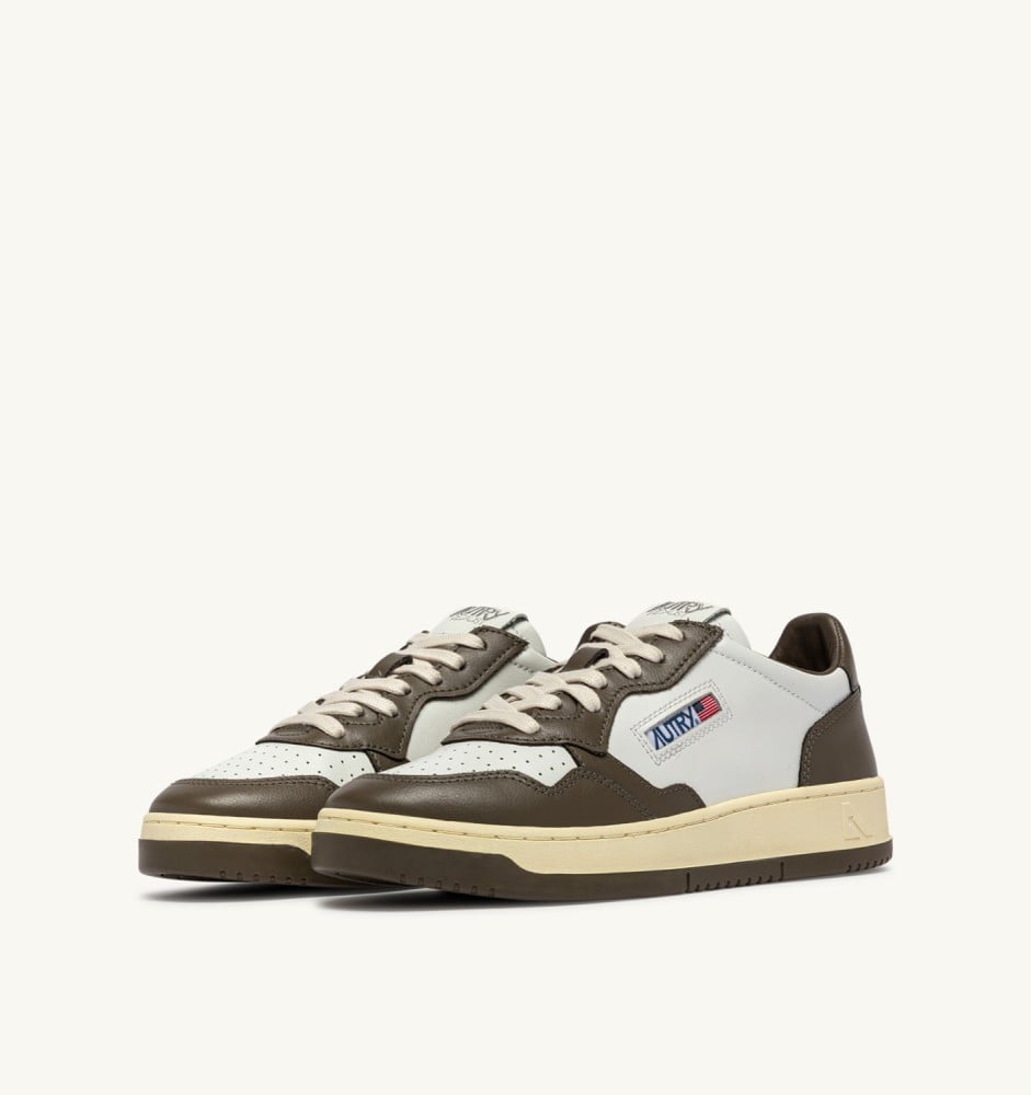 MEDALIST LOW BICOLOR IN WHITE AND CHOCOLATE LEATHER