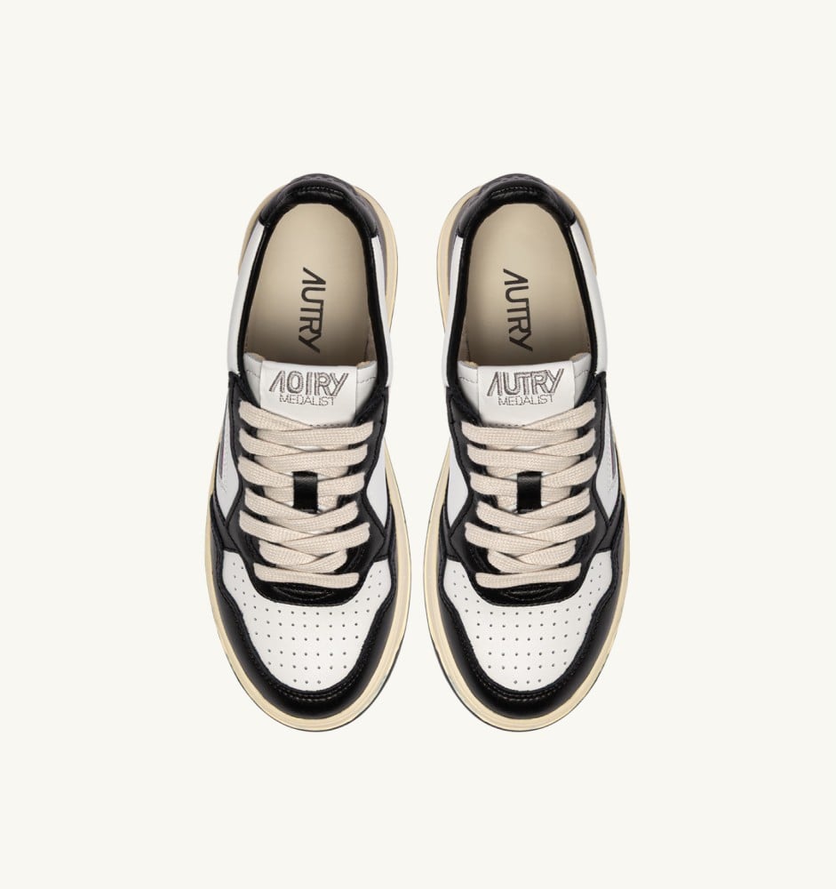 MEDALIST LOW BICOLOR IN WHITE AND BLACK LEATHER