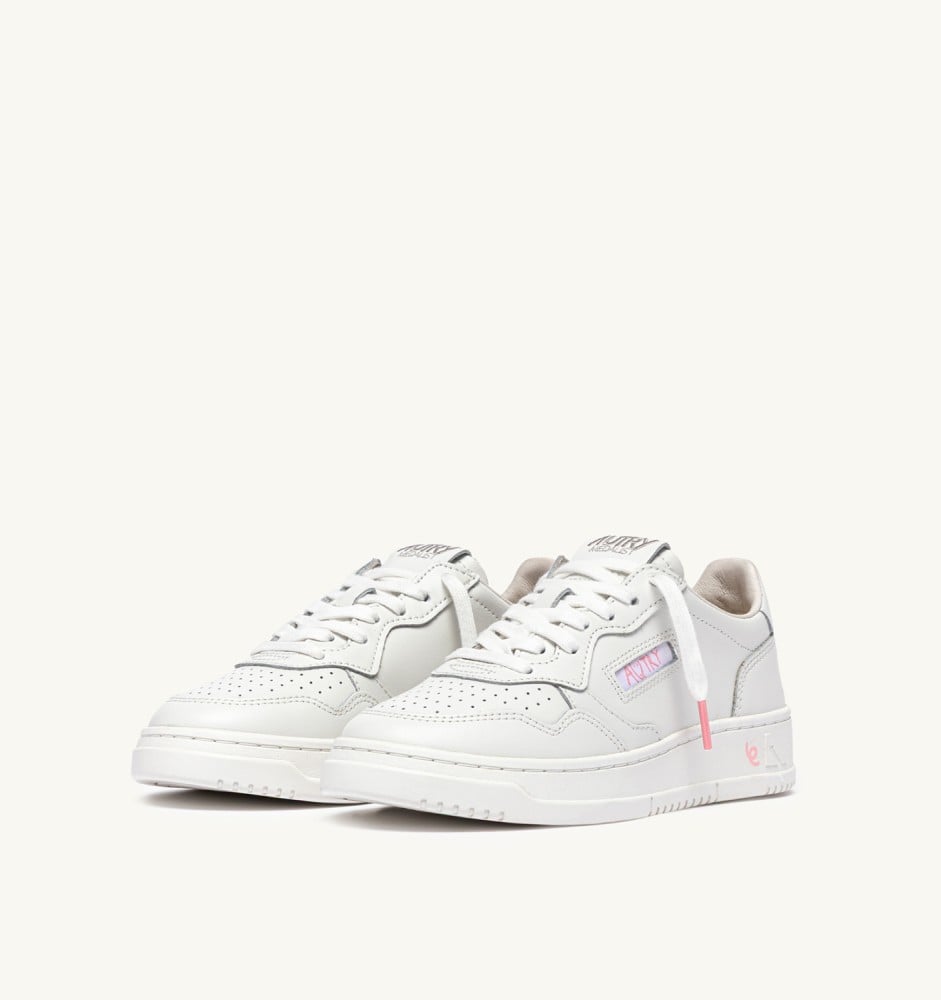 CHANGBIN X AUTRY MEDALIST LOW IN WHITE AND PINK LEATHER