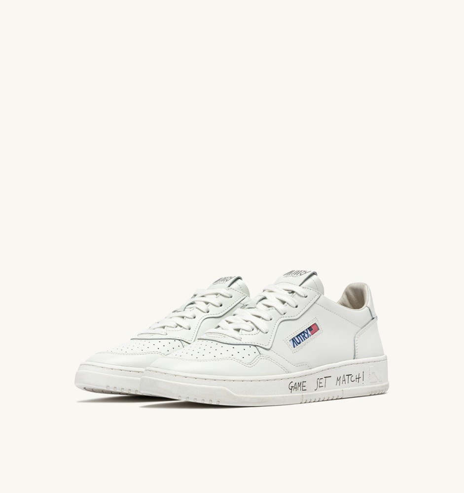 MEDALIST LOW IN WHITE LEATHER WITH LETTERING