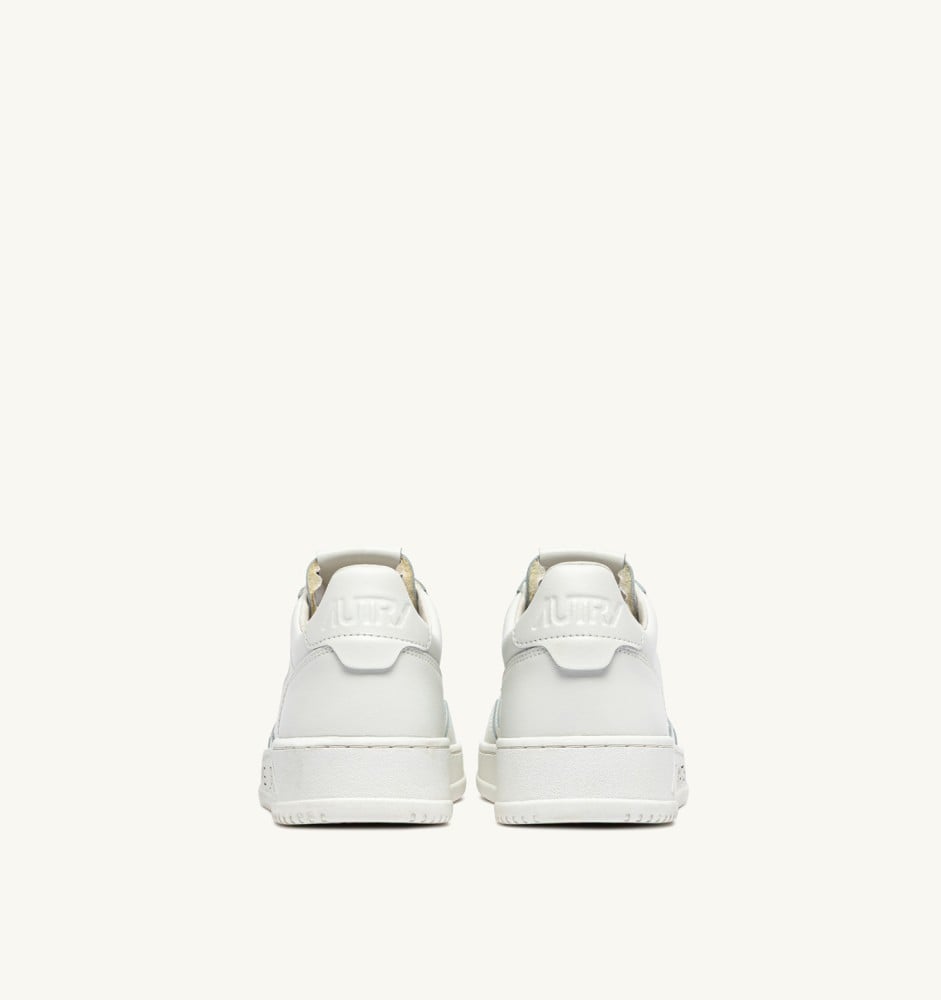MEDALIST LOW IN WHITE LEATHER WITH LETTERING