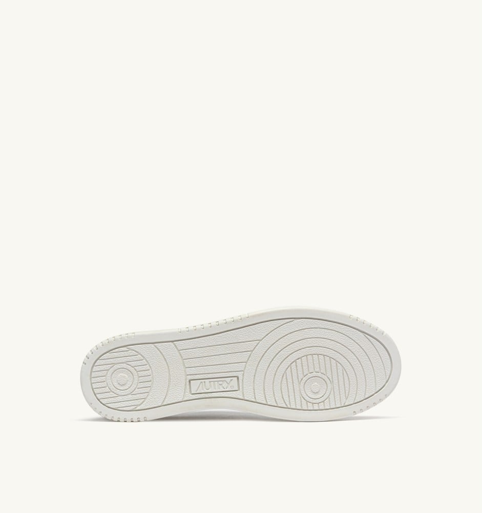 MEDALIST LOW IN WHITE LEATHER WITH LETTERING